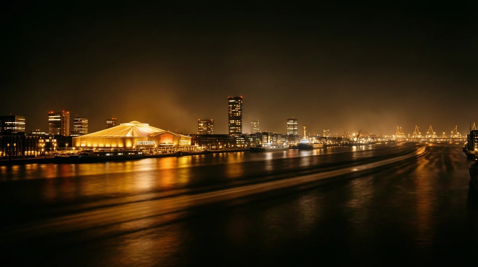 Rotterdam bij nacht